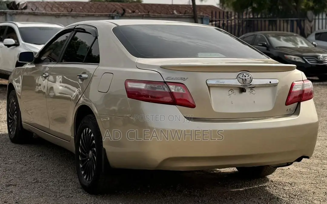 Toyota Camry 2.4 LE 2008 Gold