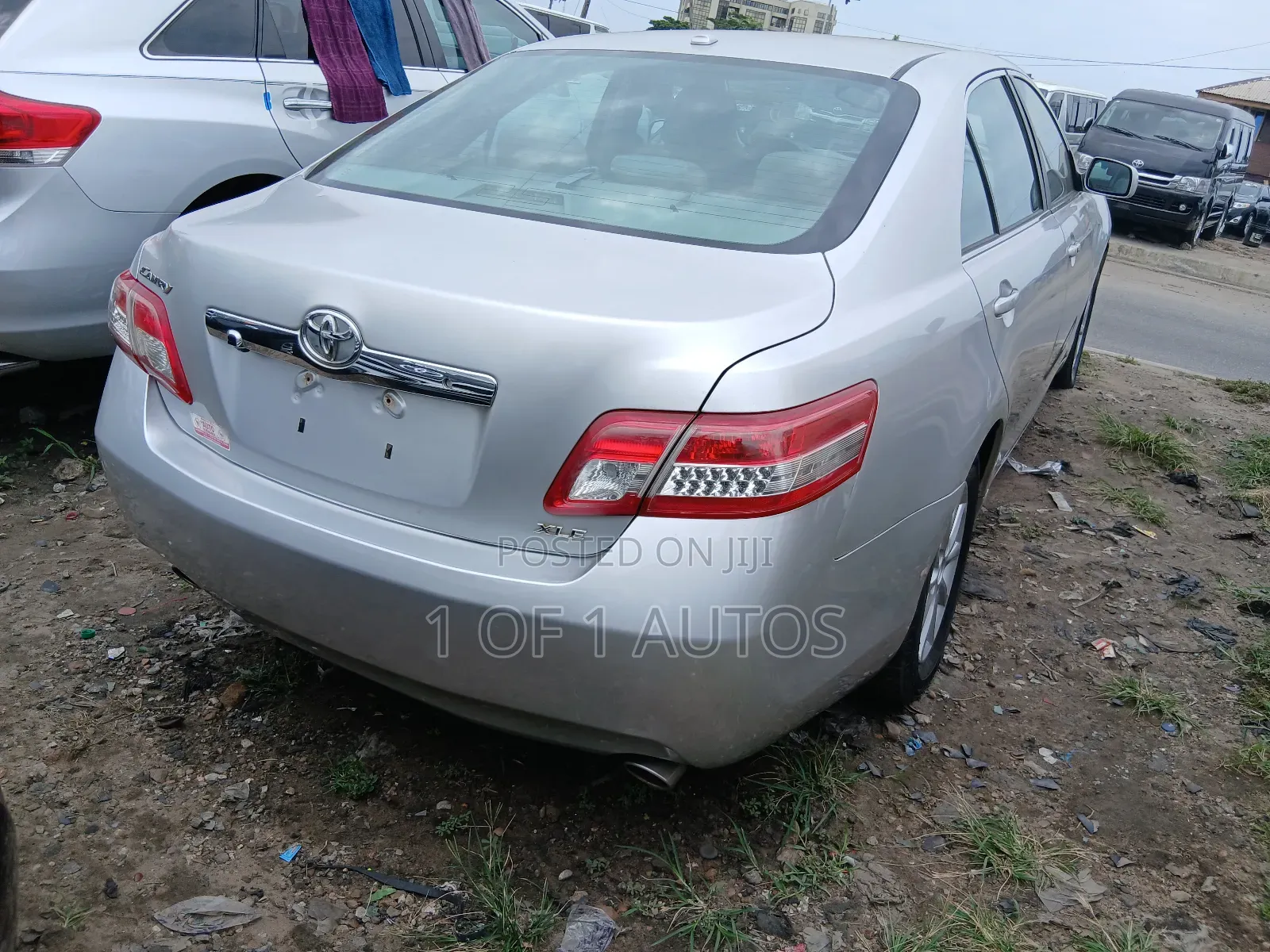 Toyota Camry XLE V6 4dr Sedan (3.5L 6cyl 6A) 2011 Silver