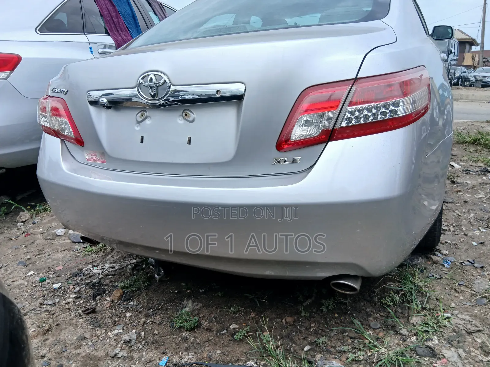 Toyota Camry XLE V6 4dr Sedan (3.5L 6cyl 6A) 2011 Silver