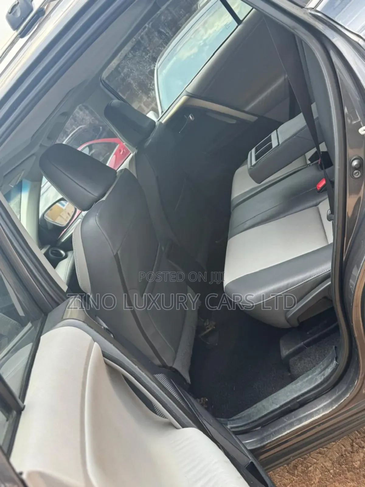 Toyota RAV4 XLE FWD (2.5L 4cyl 6A) 2013 Gray