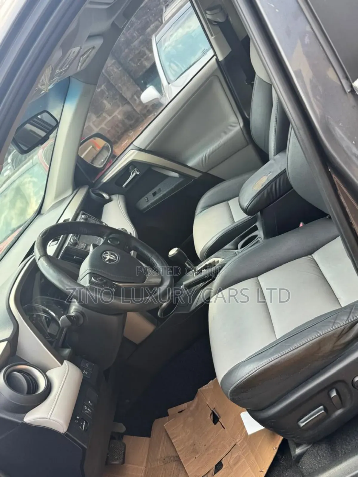 Toyota RAV4 XLE FWD (2.5L 4cyl 6A) 2013 Gray