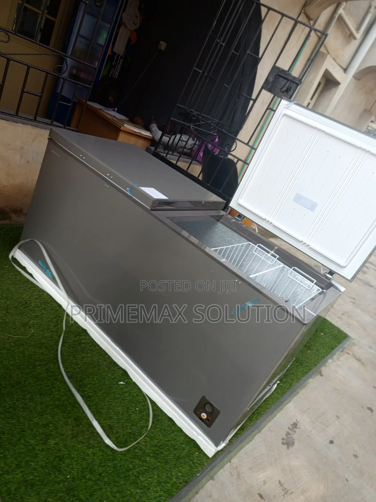 Hisense 500 Liters Double Door Chest Freezer With Power Indicator