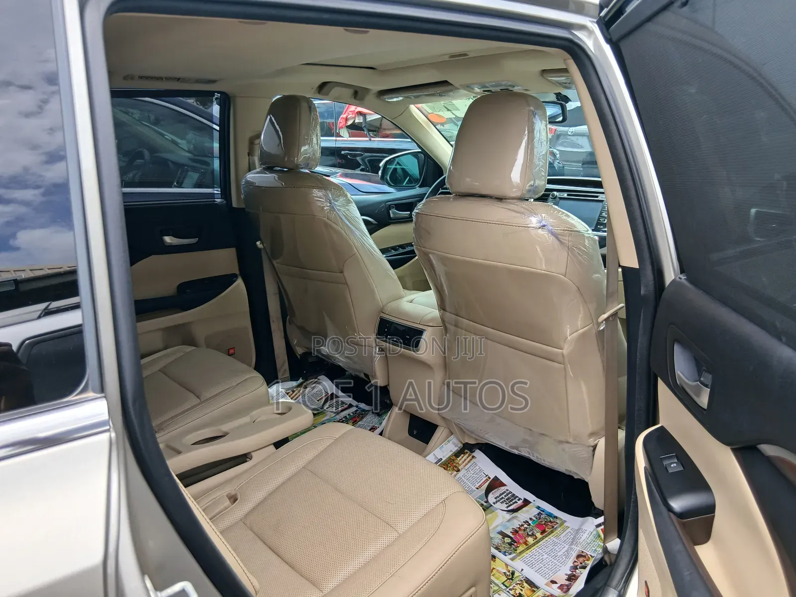 Toyota Highlander Limited Platinum V6 4x4 (3.5L 6cyl 6A) 2016 Gold