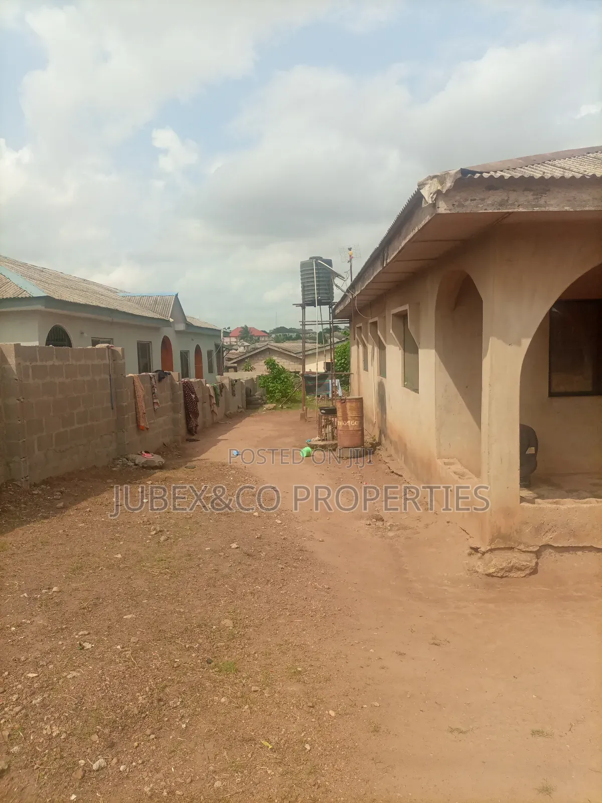 6bdrm Bungalow in Singer Ewupe Sango for sale