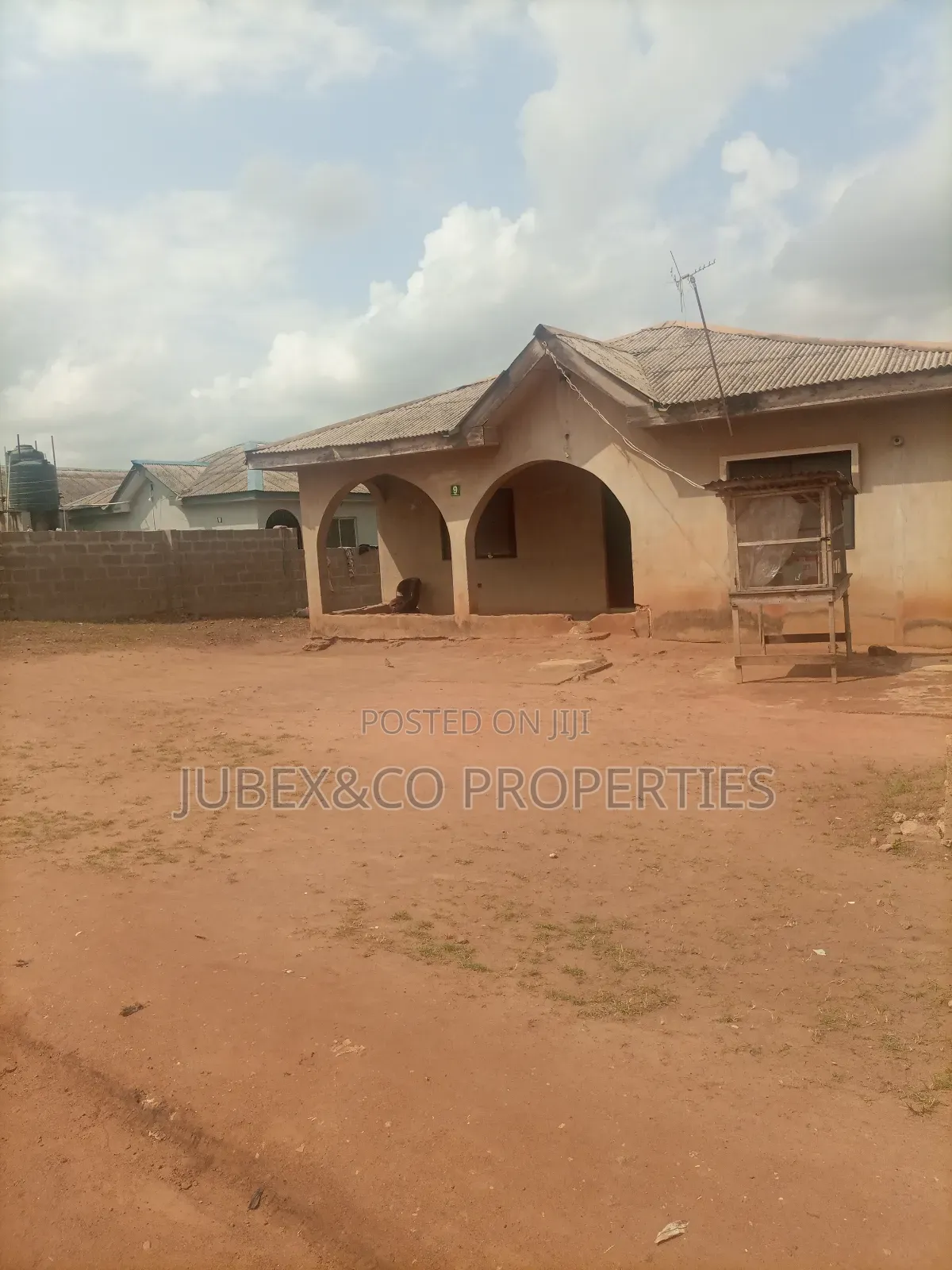 6bdrm Bungalow in Singer Ewupe Sango for sale