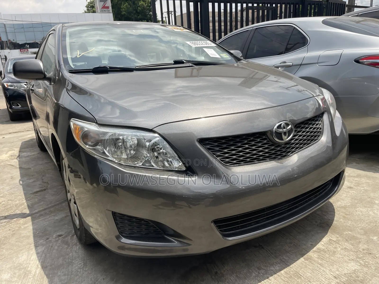 Toyota Corolla LE 4dr Sedan (1.8L 4cyl 4A) 2010 Gray