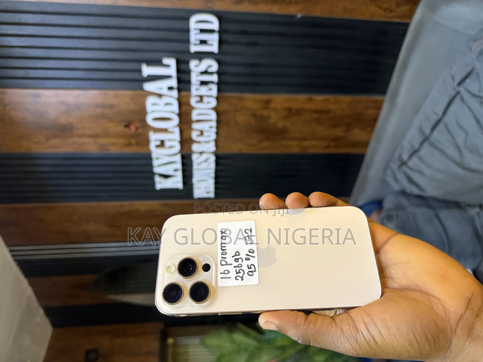 Apple iPhone 16 Pro Max 256 GB Gold