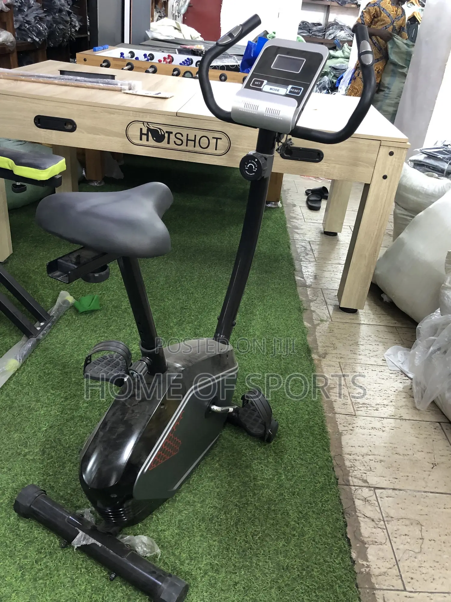 Magnetic Exercise Bike Suitable for Home Cardio Workouts.
