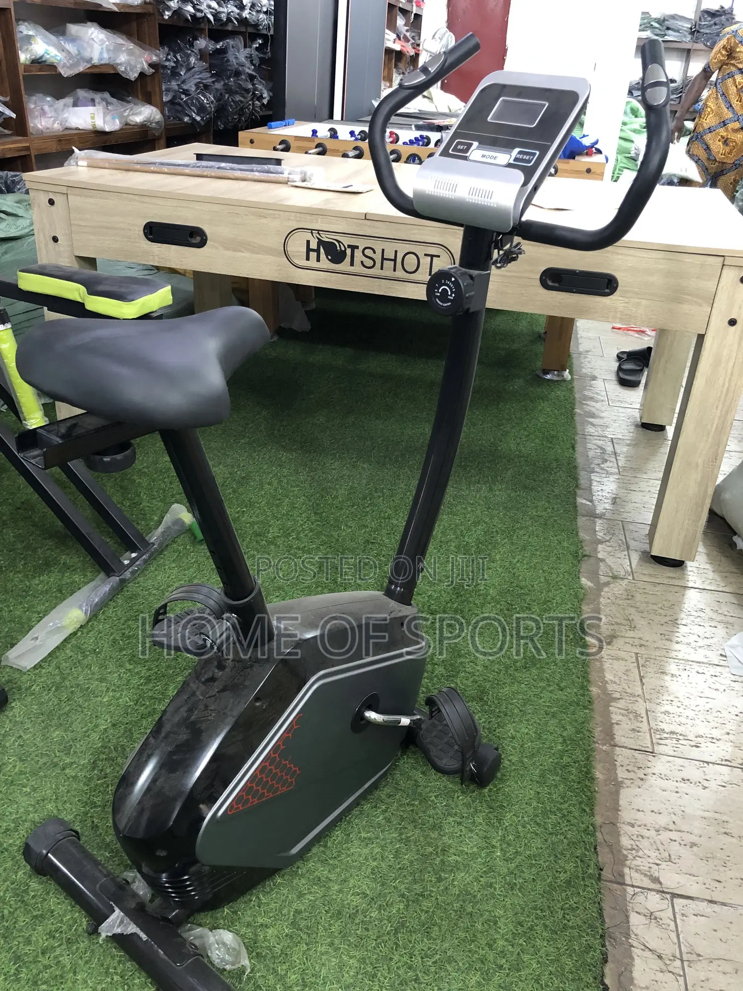 Magnetic Exercise Bike Suitable for Home Cardio Workouts.