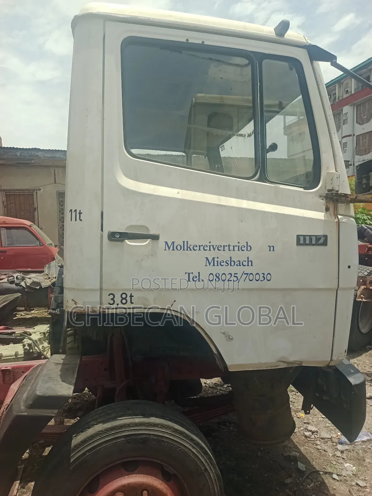 1117 Mercedes Benz Truck 6 Tyres (Foreign Used)