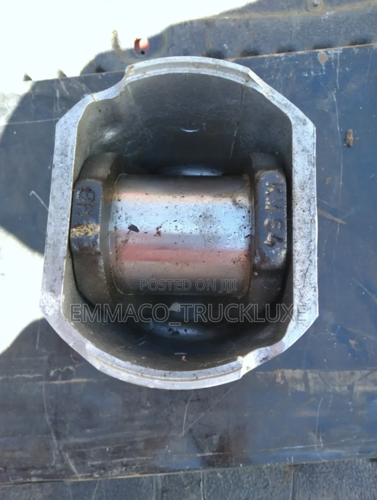 Mack Piston Ch