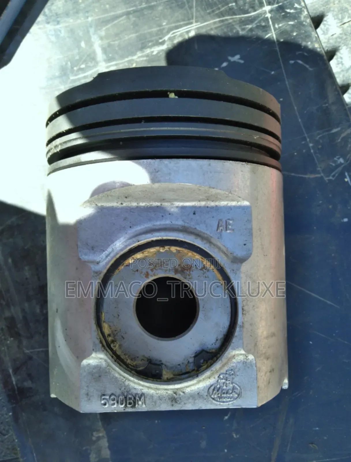 Mack Piston Ch