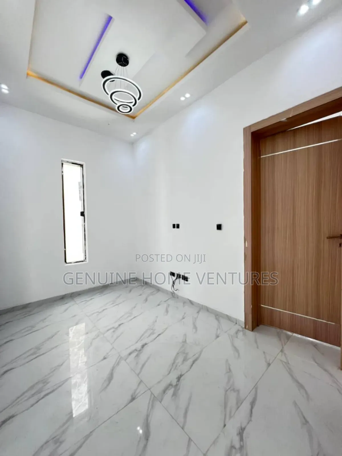 4bdrm Duplex in Chevron for sale