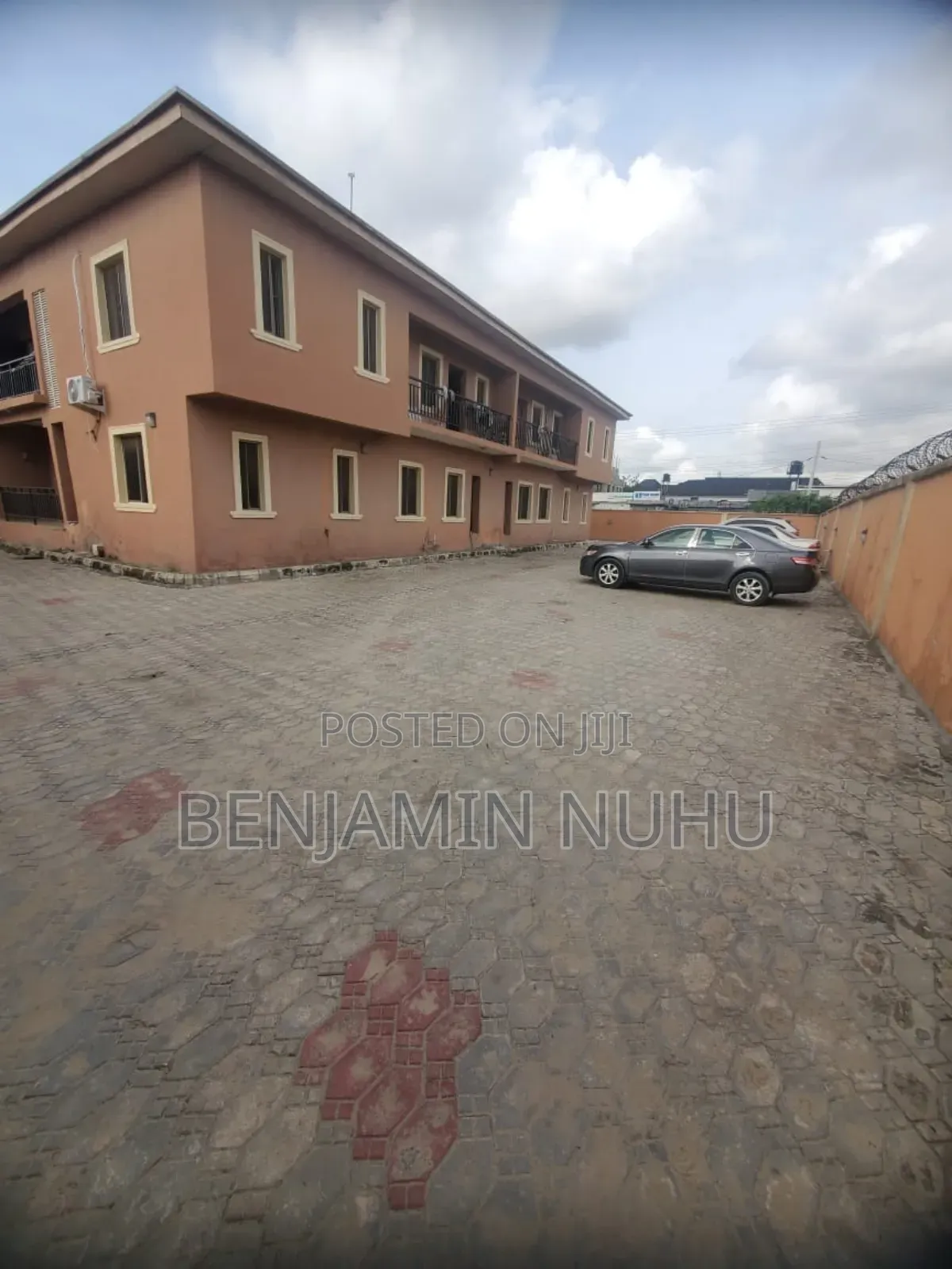 3bdrm Block of Flats in In A Secure Estate, Olokonla for sale