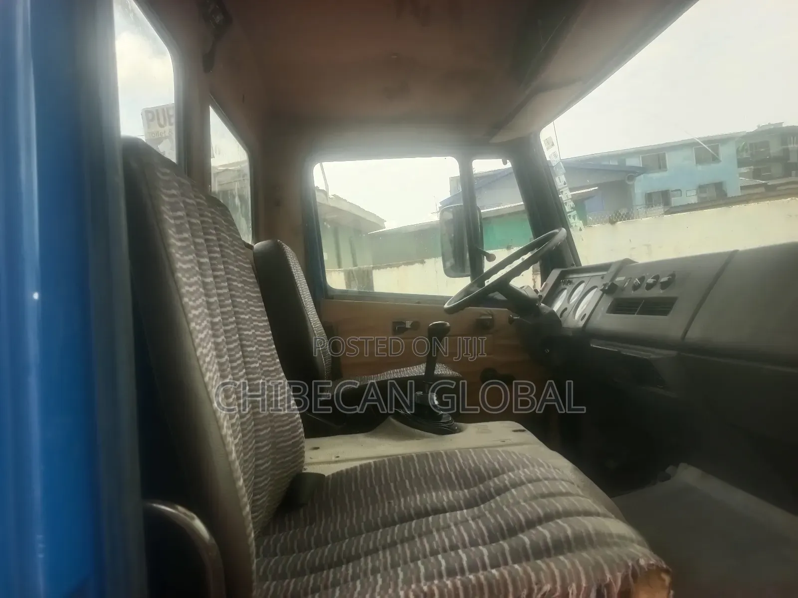 814 Truck Cab and Chassis Tokunbo