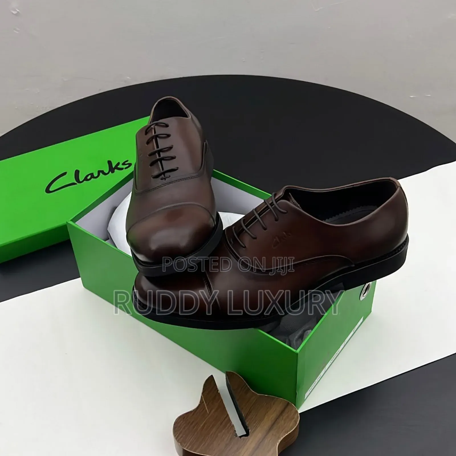 Gloss Leather Derby Shoes