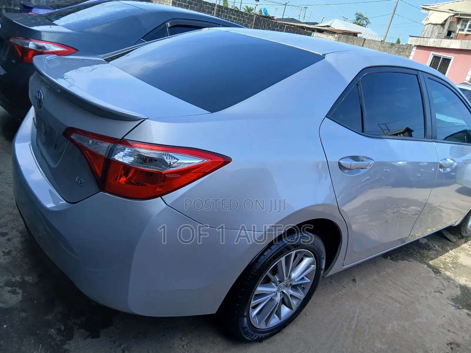 Toyota Corolla LE Premium 4dr Sedan (1.8L 4cyl CVT) 2014 Silver