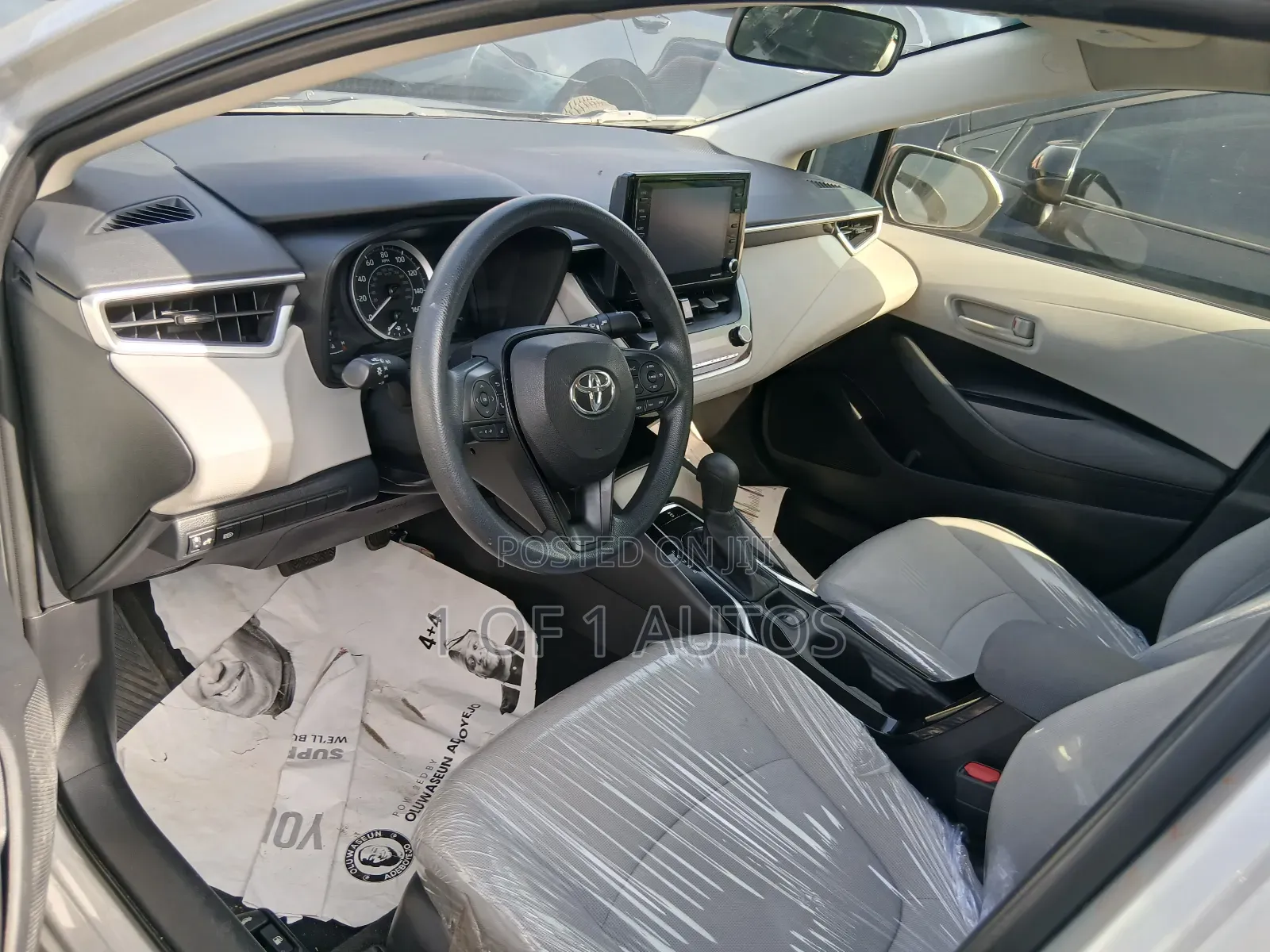 Toyota Corolla LE 2022 Silver