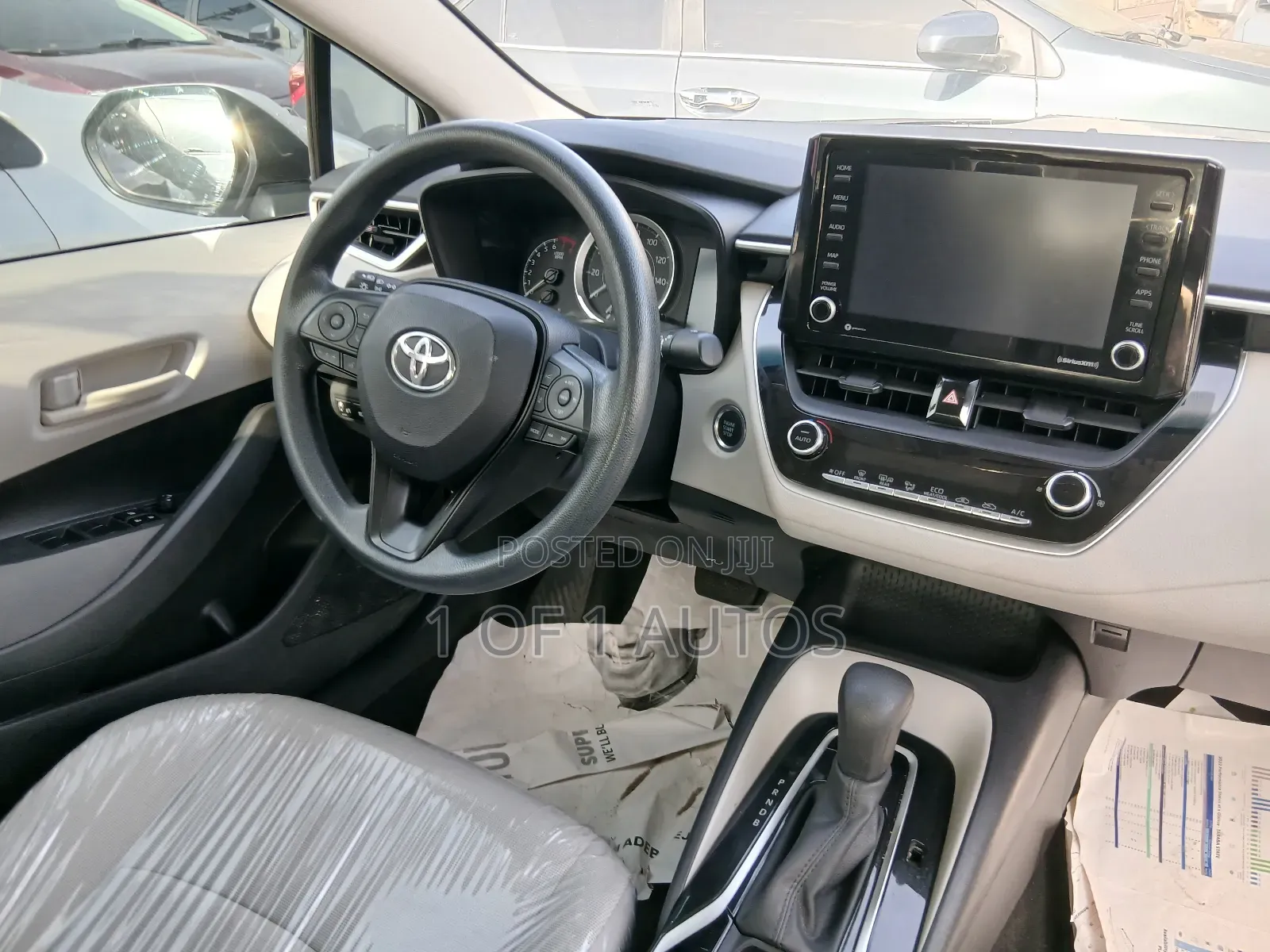 Toyota Corolla LE 2022 Silver