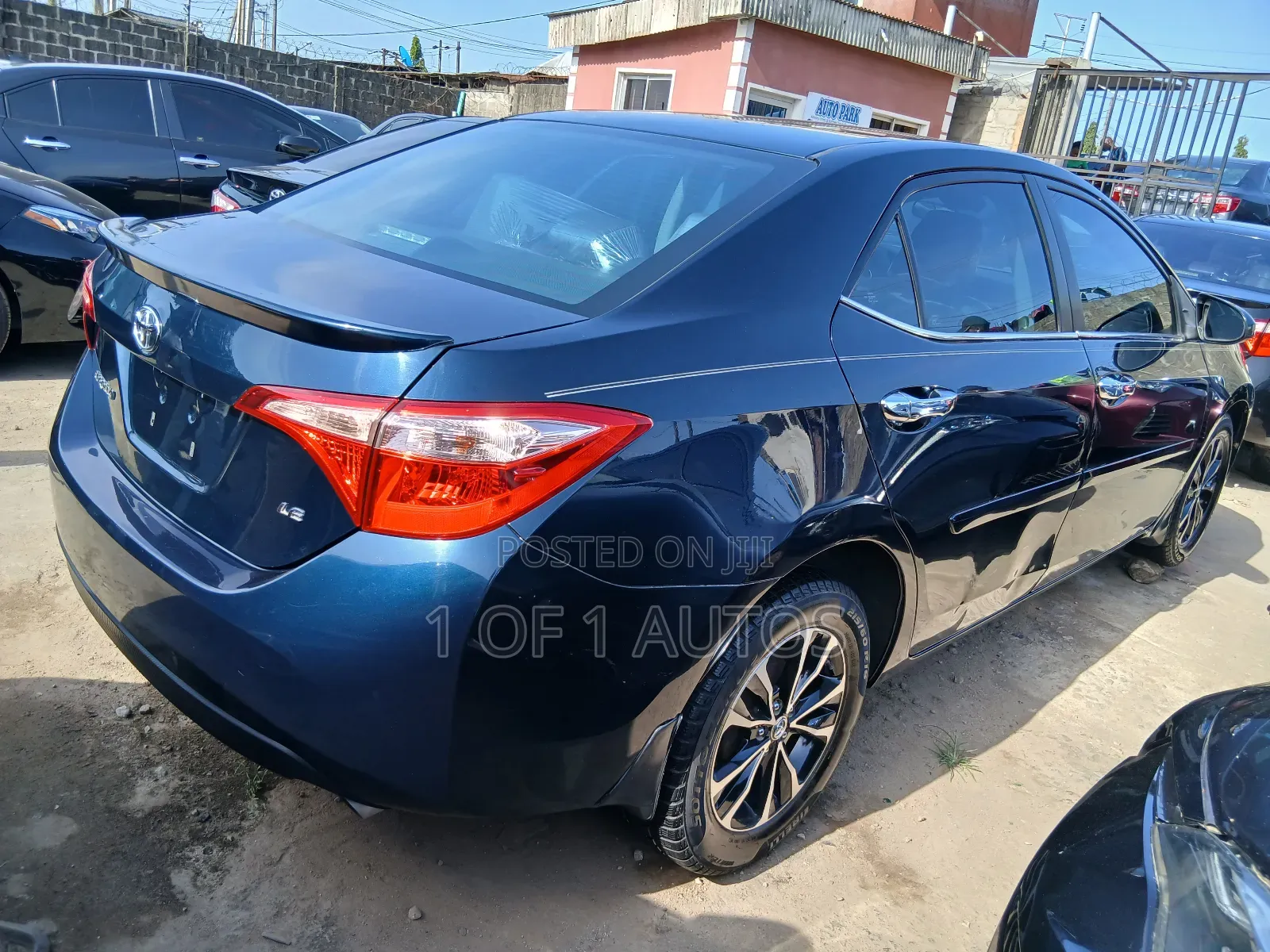Toyota Corolla LE ECO w/Package 1 4dr Sedan (1.8L 4cyl CVT) 2017 Green