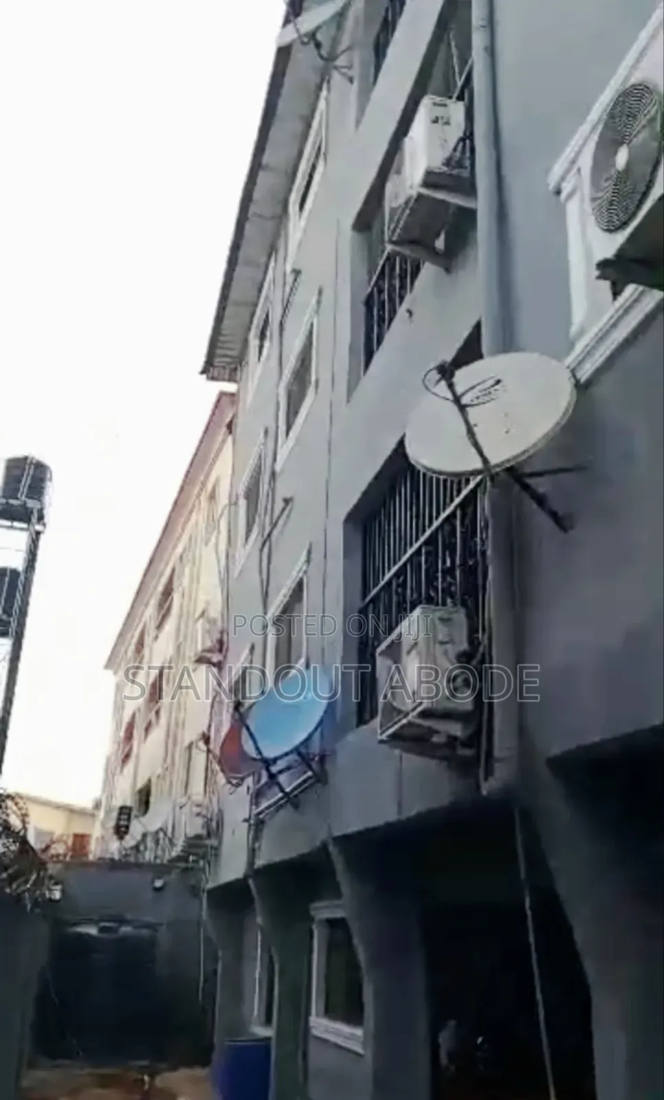 3bdrm Block of Flats in In Good Location, Aguda / Surulere for sale