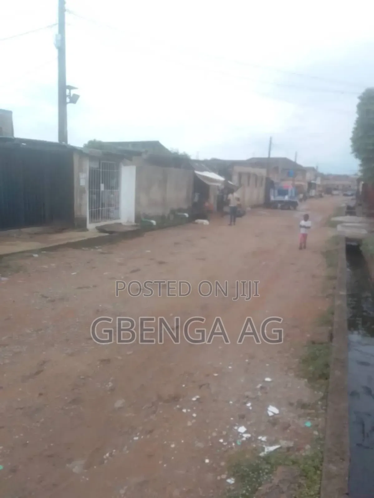 3bdrm Block of Flats in Irepo Estate, Akesan for sale
