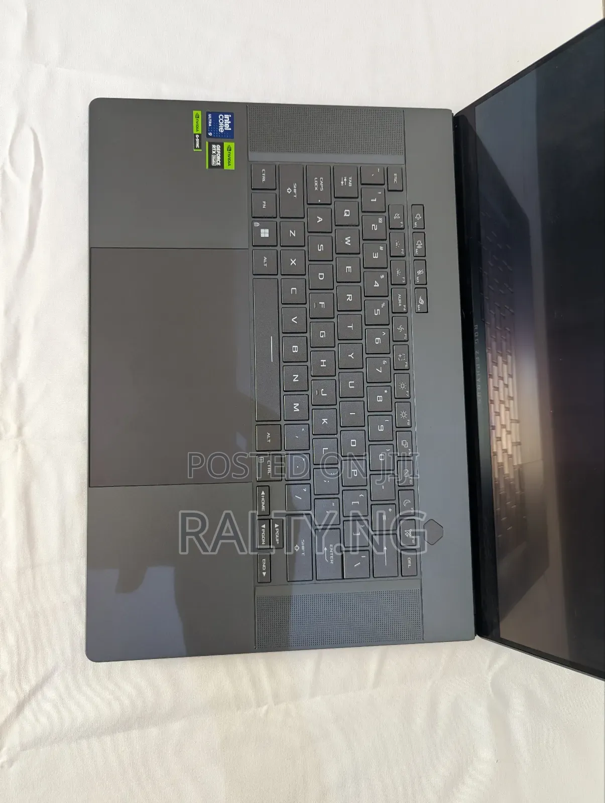 Laptop Asus ROG Zephyrus G16 16GB Intel Core Ultra 9 SSD 1T