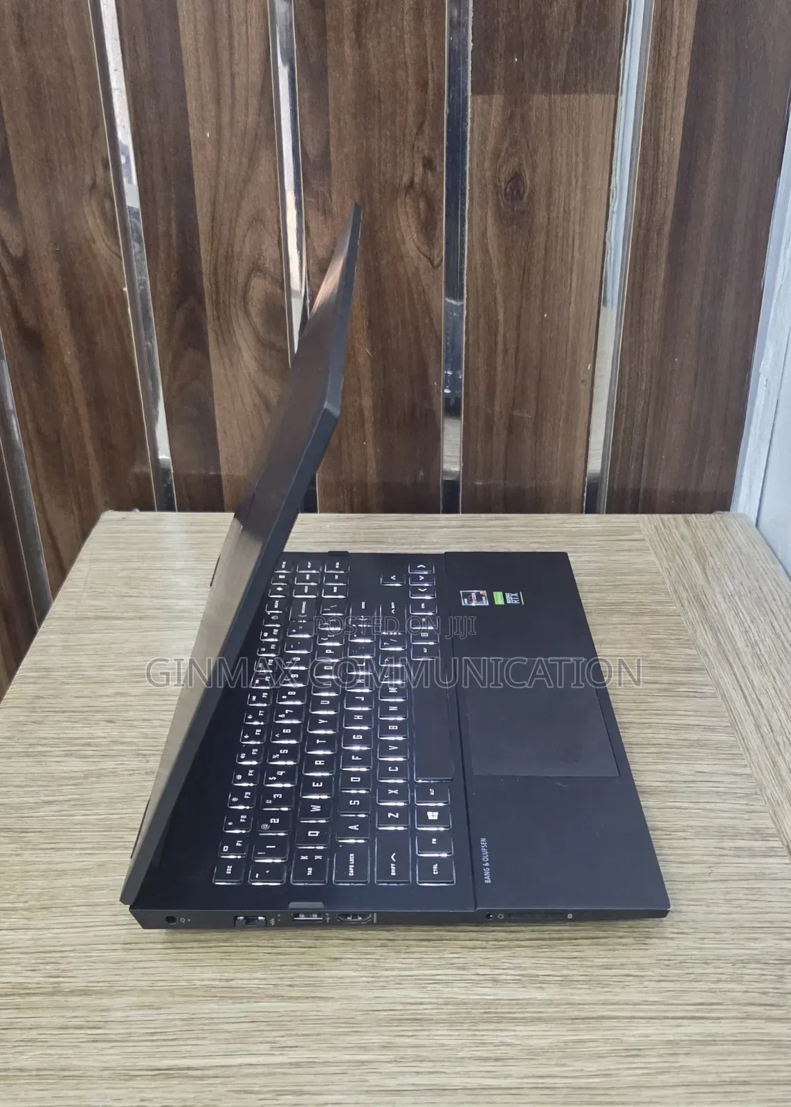 Laptop HP Omen 15 16GB AMD Ryzen 7 SSD 512GB