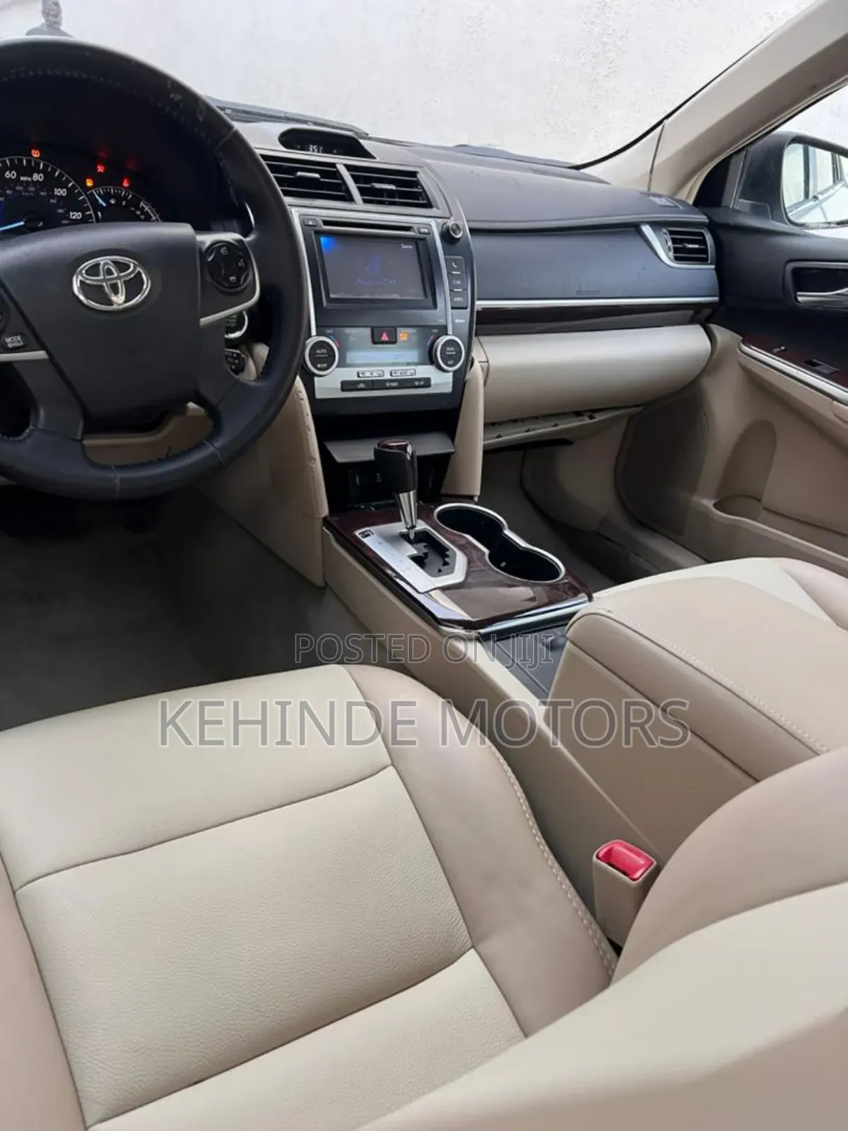 Toyota Camry XLE 4dr Sedan (2.5L 4cyl 6A) 2014 Silver