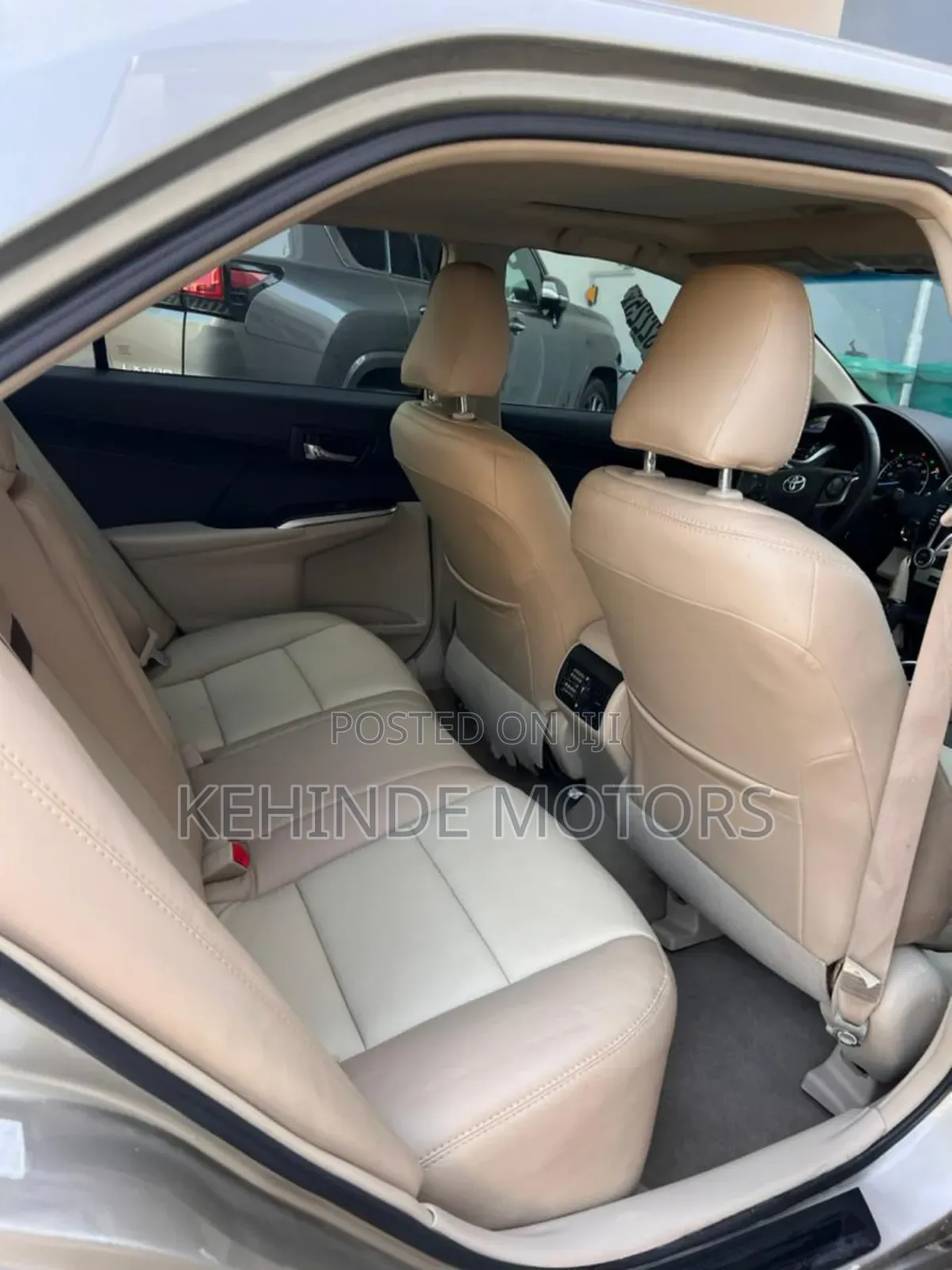 Toyota Camry XLE 4dr Sedan (2.5L 4cyl 6A) 2014 Silver