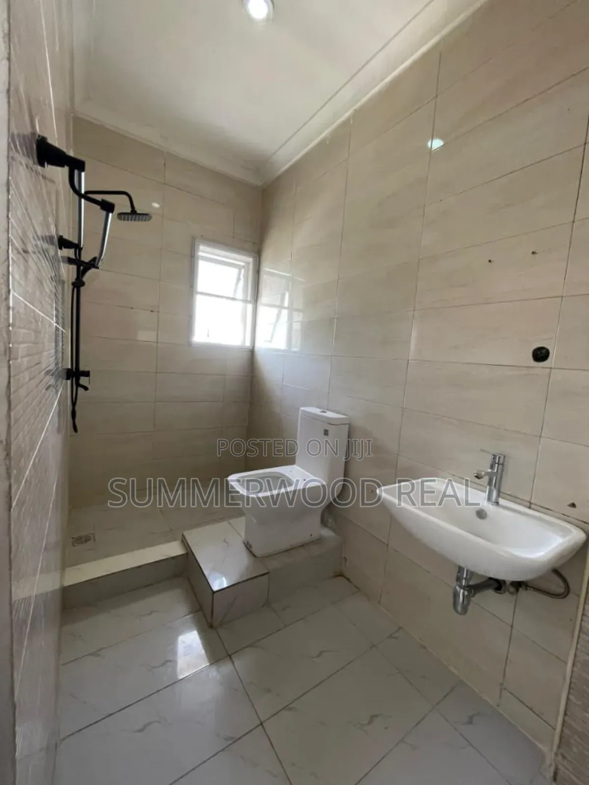 Mini Flat in Chevy View Estate, Chevron for rent