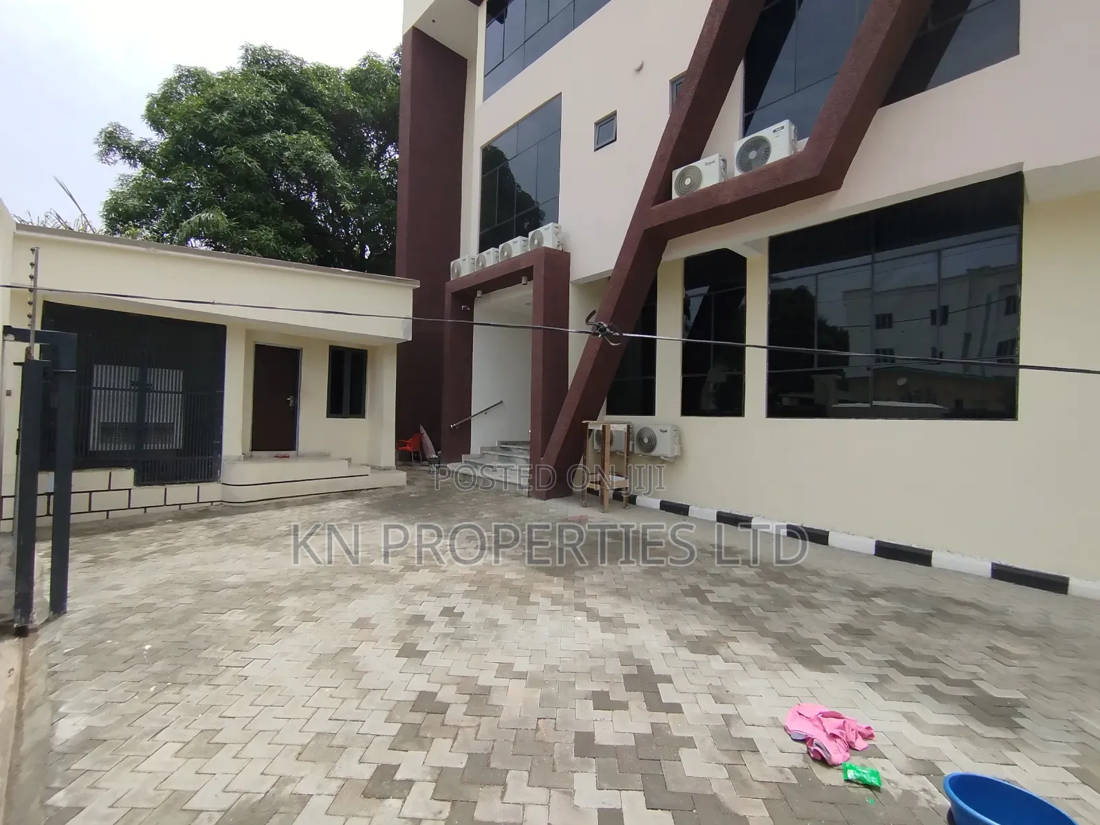 For Rent  6 Bedroom Semi-Detached Duplex