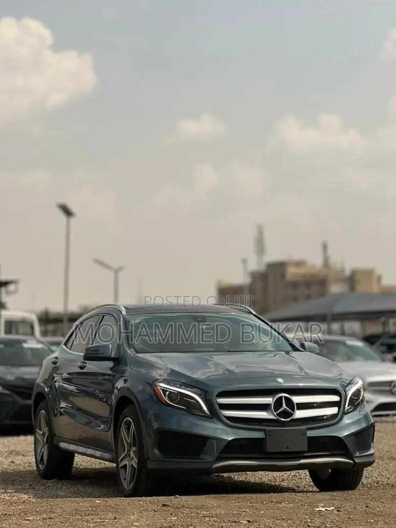 Mercedes-Benz GLA 250 2015 Blue
