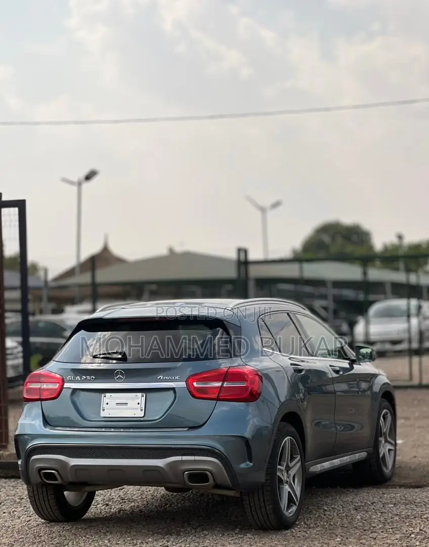 Mercedes-Benz GLA 250 2015 Blue