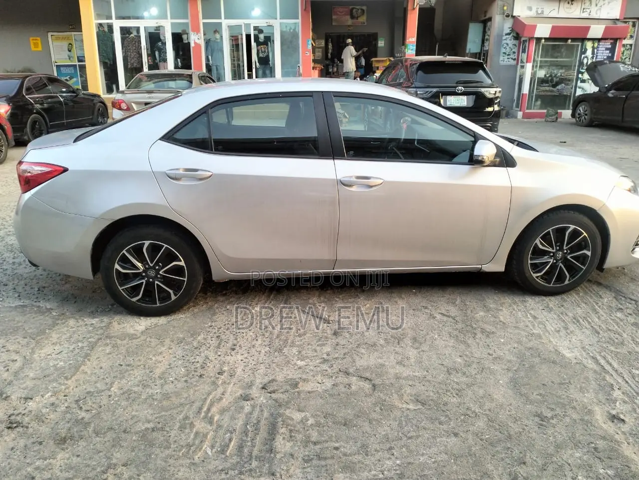 Toyota Corolla LE 4dr Sedan (1.8L 4cyl CVT) 2017 Gray