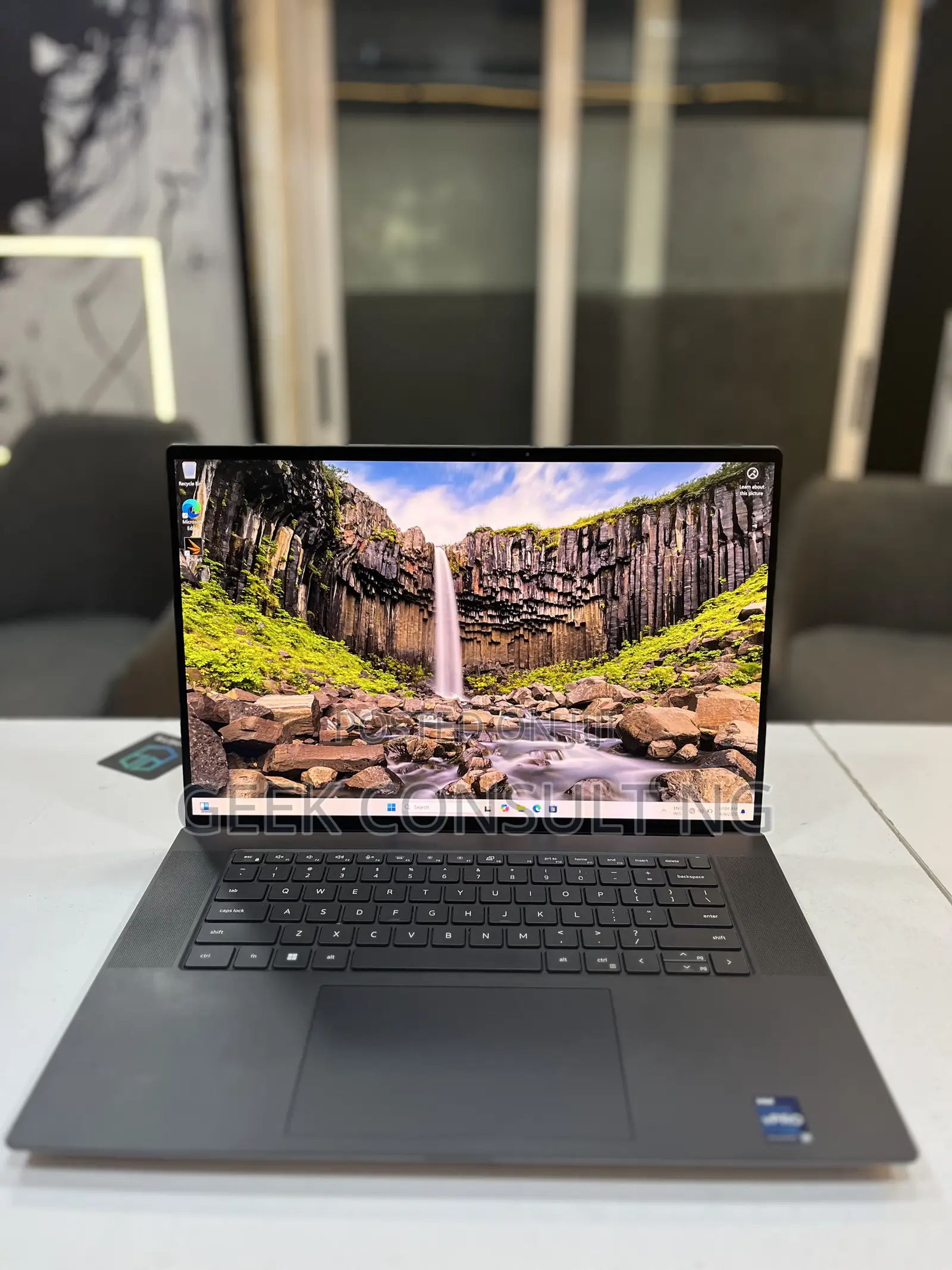 Laptop Dell Precision 5680 32GB Intel Core i7 SSD 1T