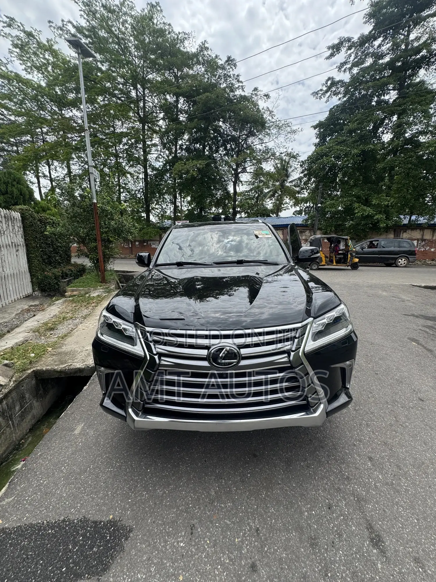 Lexus LX 570 AWD 2017 Black