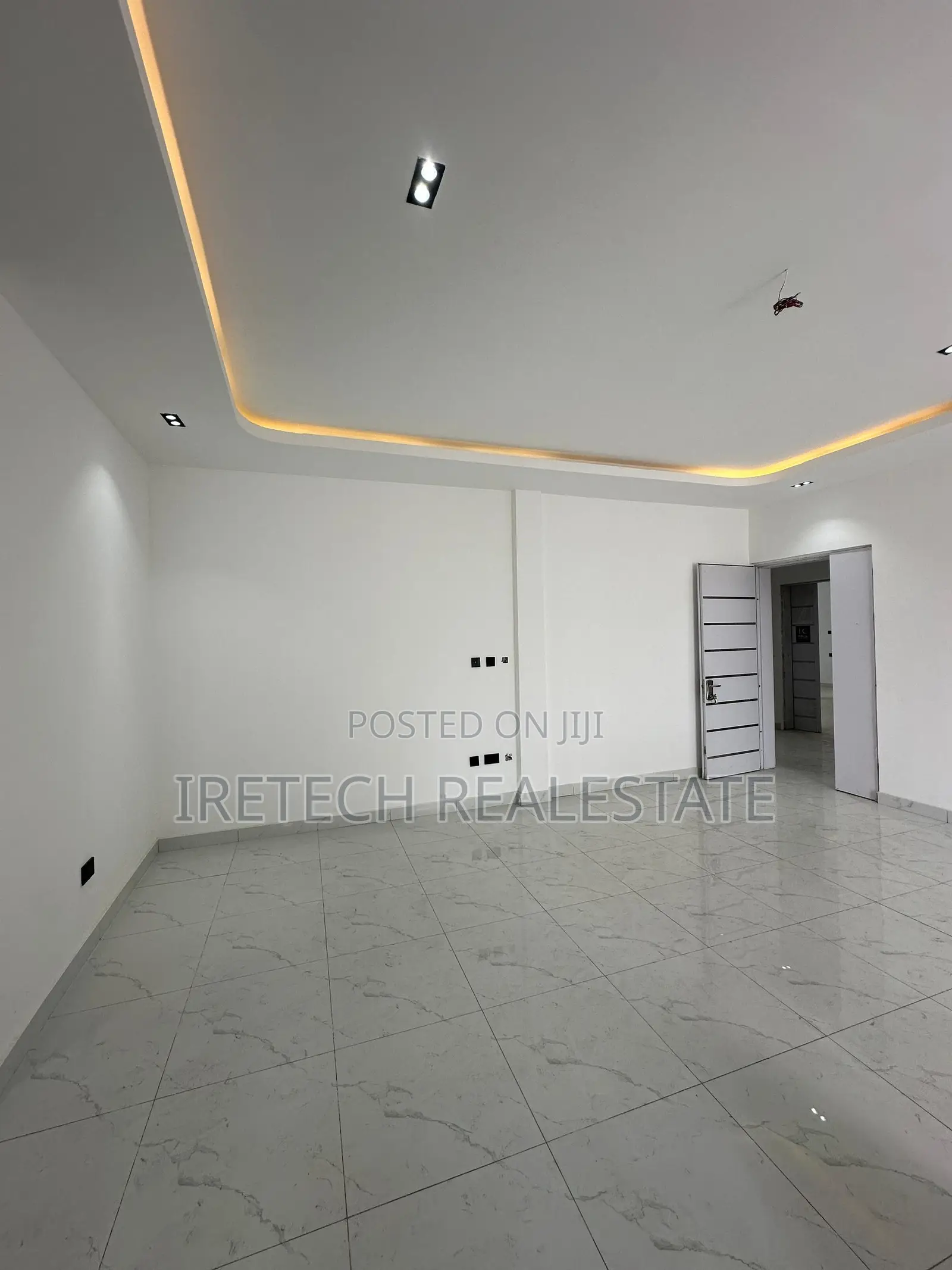 2bdrm Apartment in Ikate Ilasan for sale