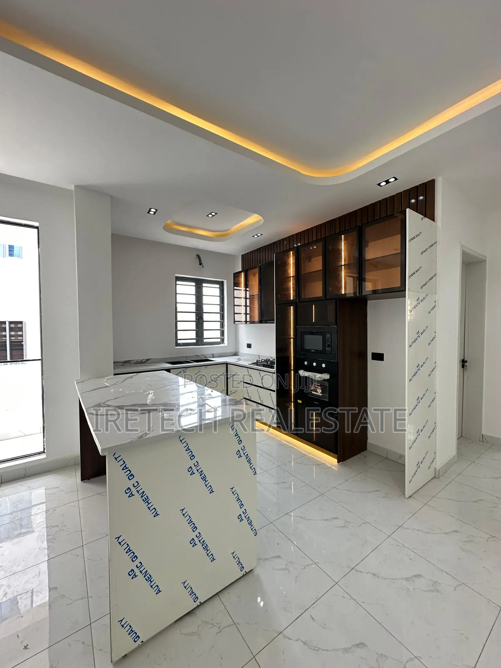 2bdrm Apartment in Ikate Ilasan for sale