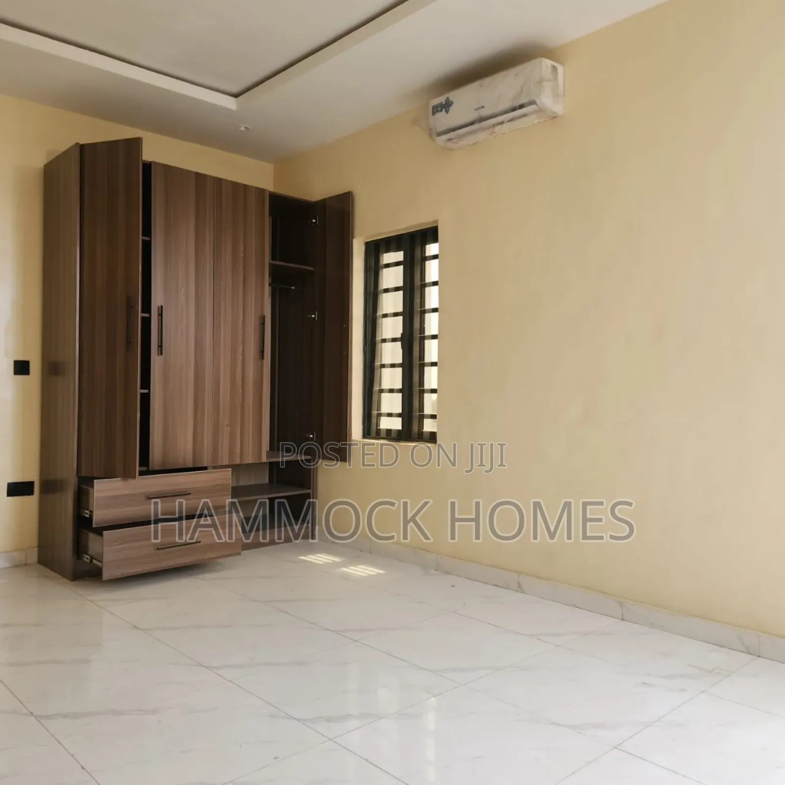 3bdrm Block of Flats in Kolapo Ishola Gra, Akobo for rent