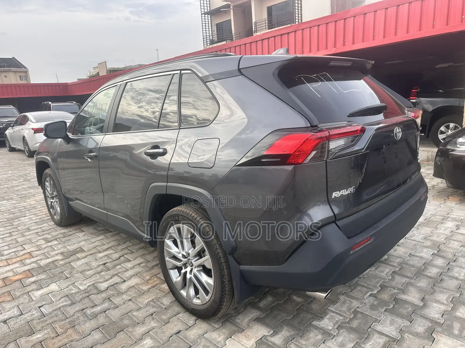 Toyota RAV4 XLE AWD 2024 Gray