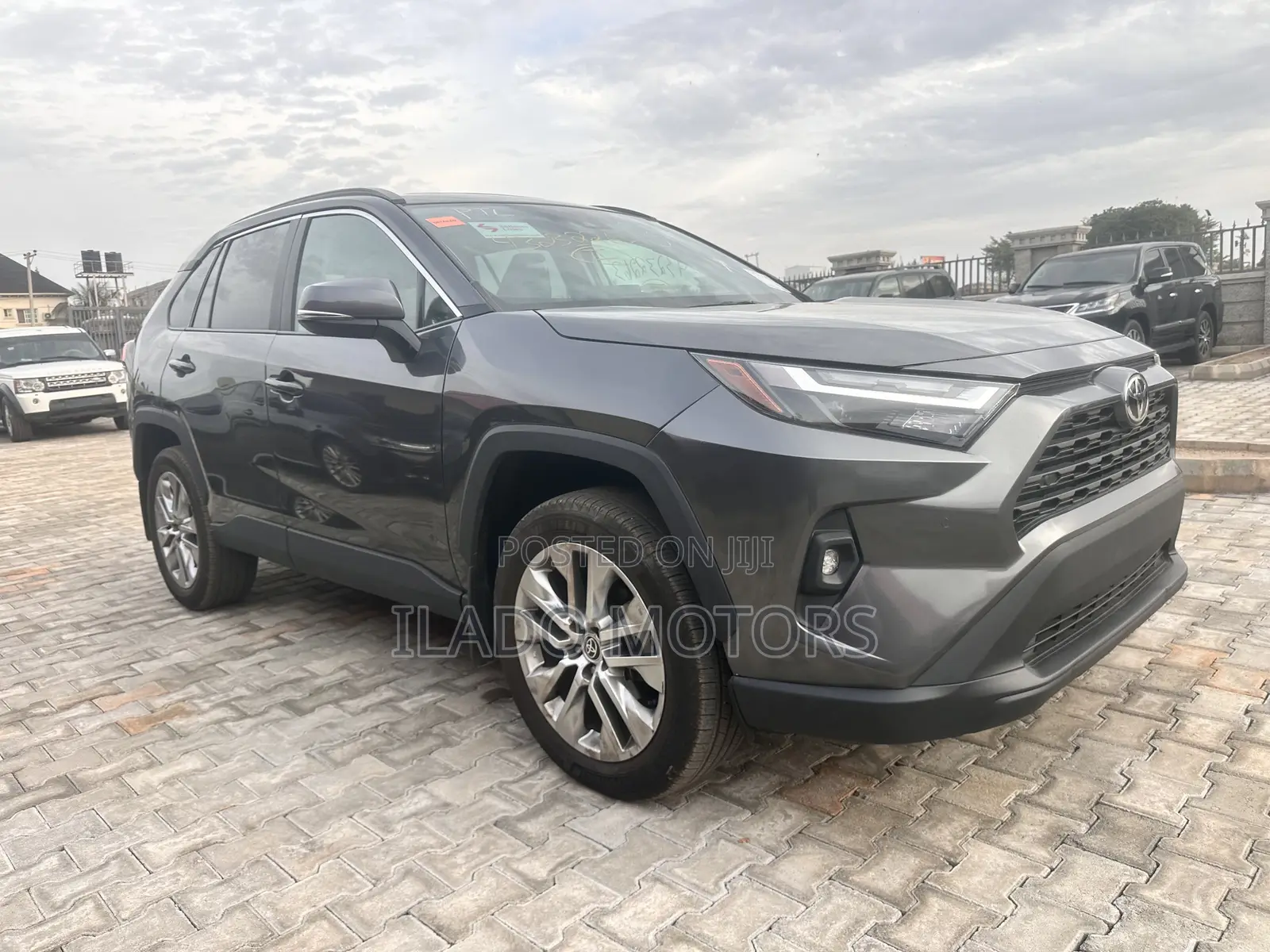 Toyota RAV4 XLE AWD 2024 Gray