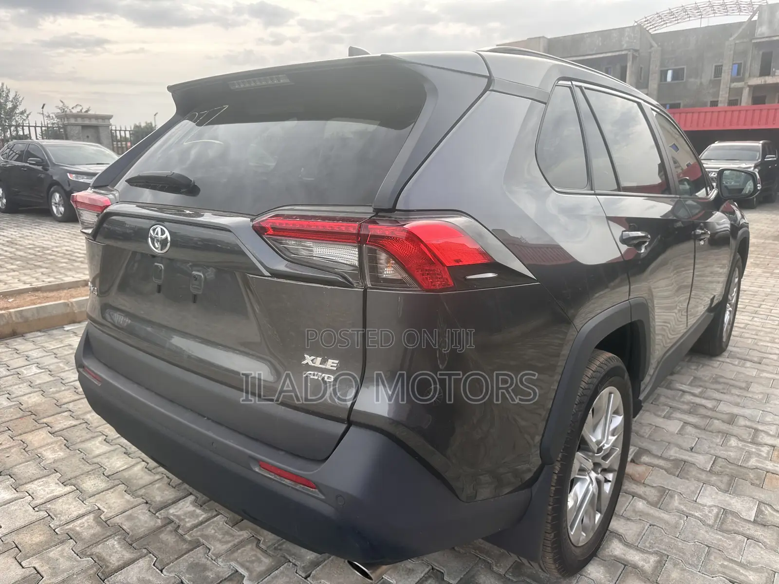 Toyota RAV4 XLE AWD 2024 Gray