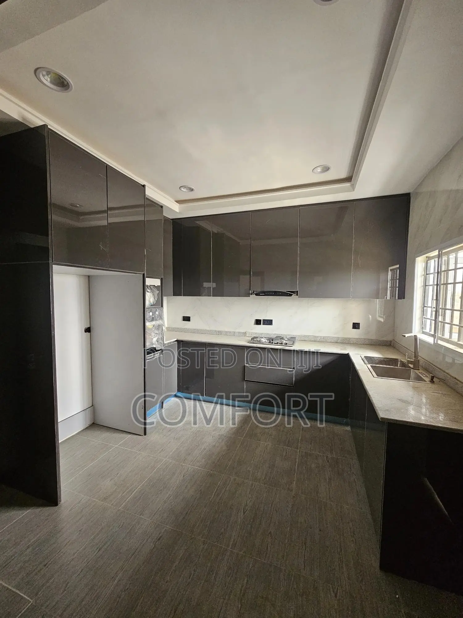 5bdrm Townhouse/Terrace in Katampe Extension for sale