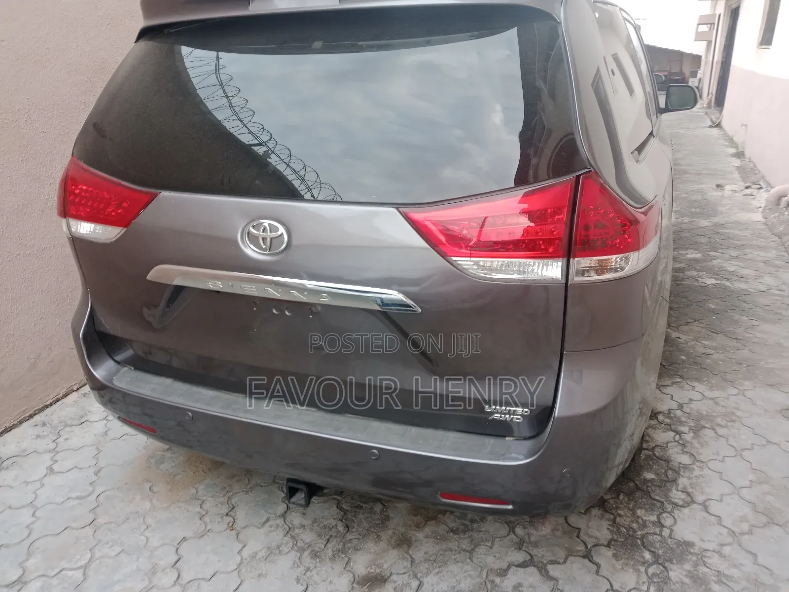 Toyota Sienna Limited 7 Passenger 2012 Gray