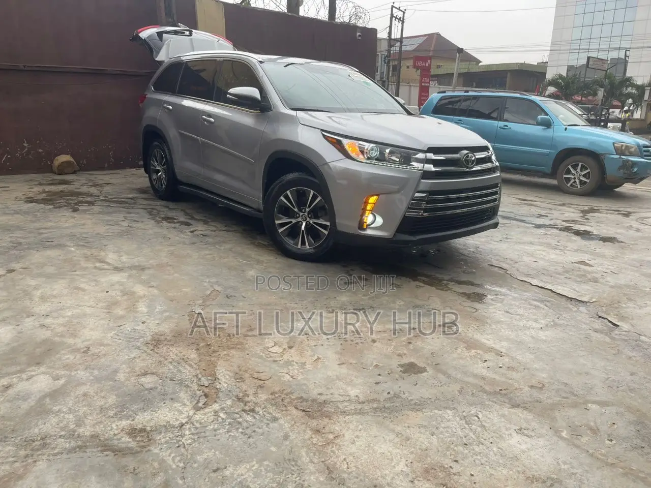 Toyota Highlander XLE 4x4 V6 (3.5L 6cyl 8A) 2017 Silver