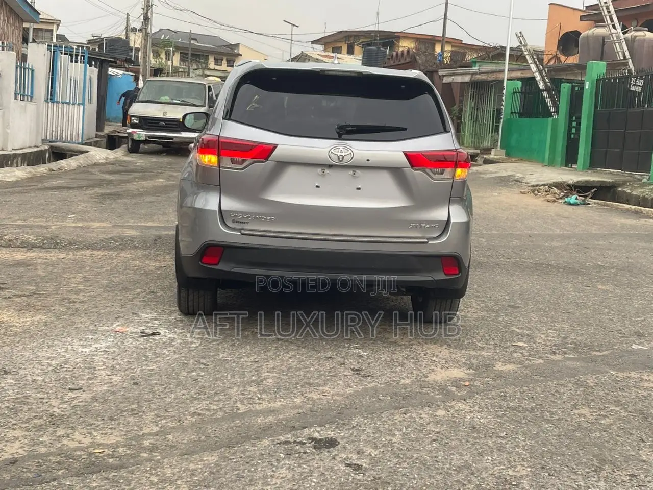 Toyota Highlander XLE 4x4 V6 (3.5L 6cyl 8A) 2017 Silver