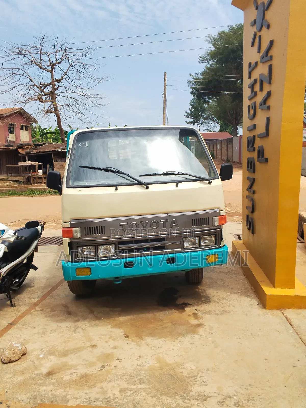 Toyota Dyna 150.