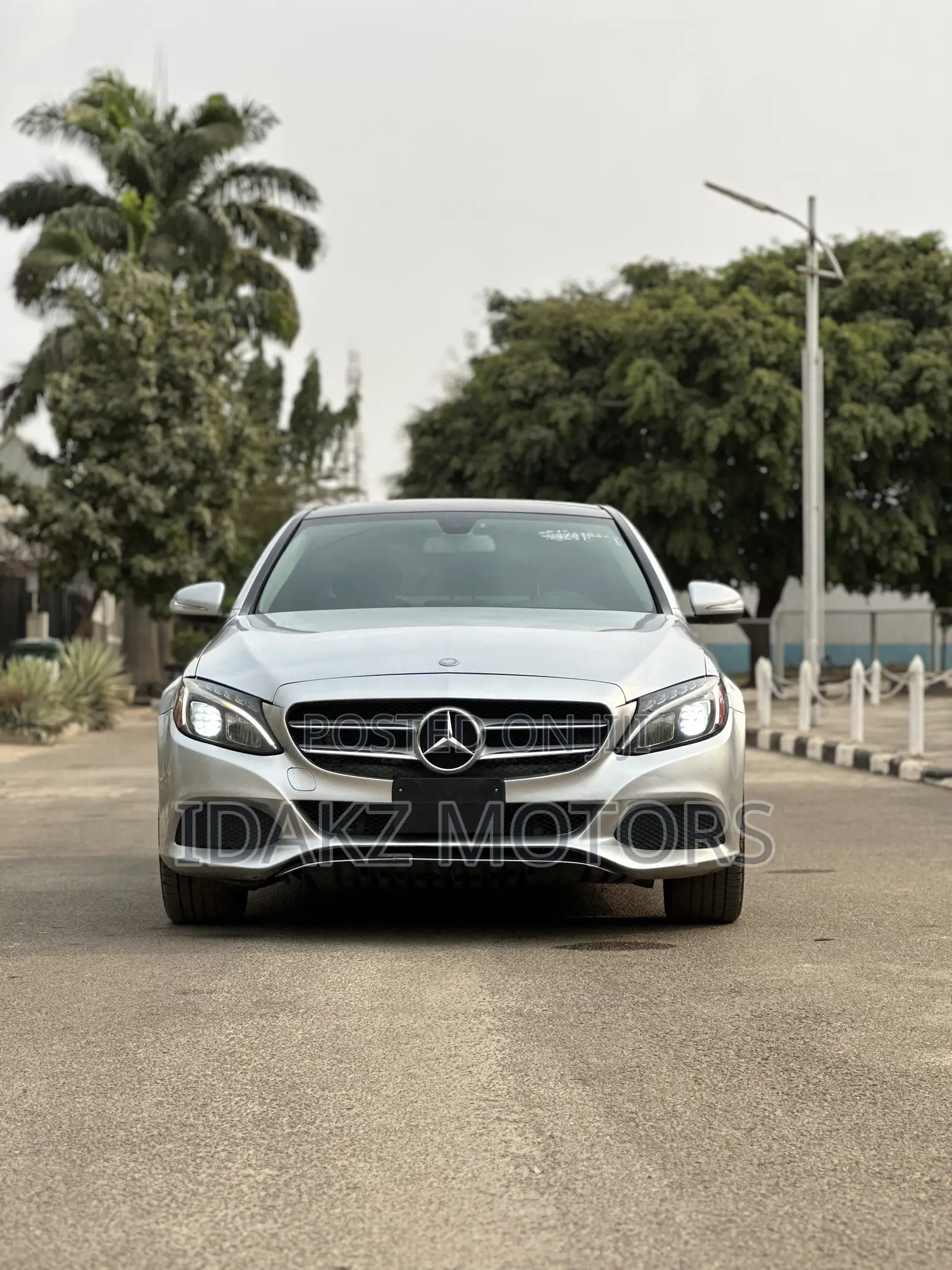 Mercedes-Benz C300 Luxury 4dr AWD 4Matic Sedan (2.0L 4cyl 7A) 2015