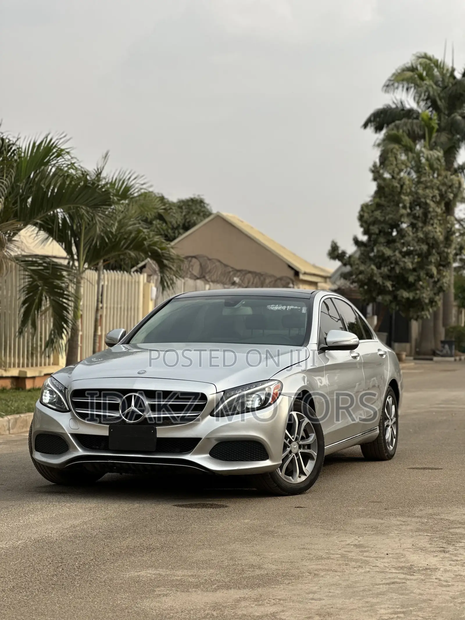 Mercedes-Benz C300 Luxury 4dr AWD 4Matic Sedan (2.0L 4cyl 7A) 2015